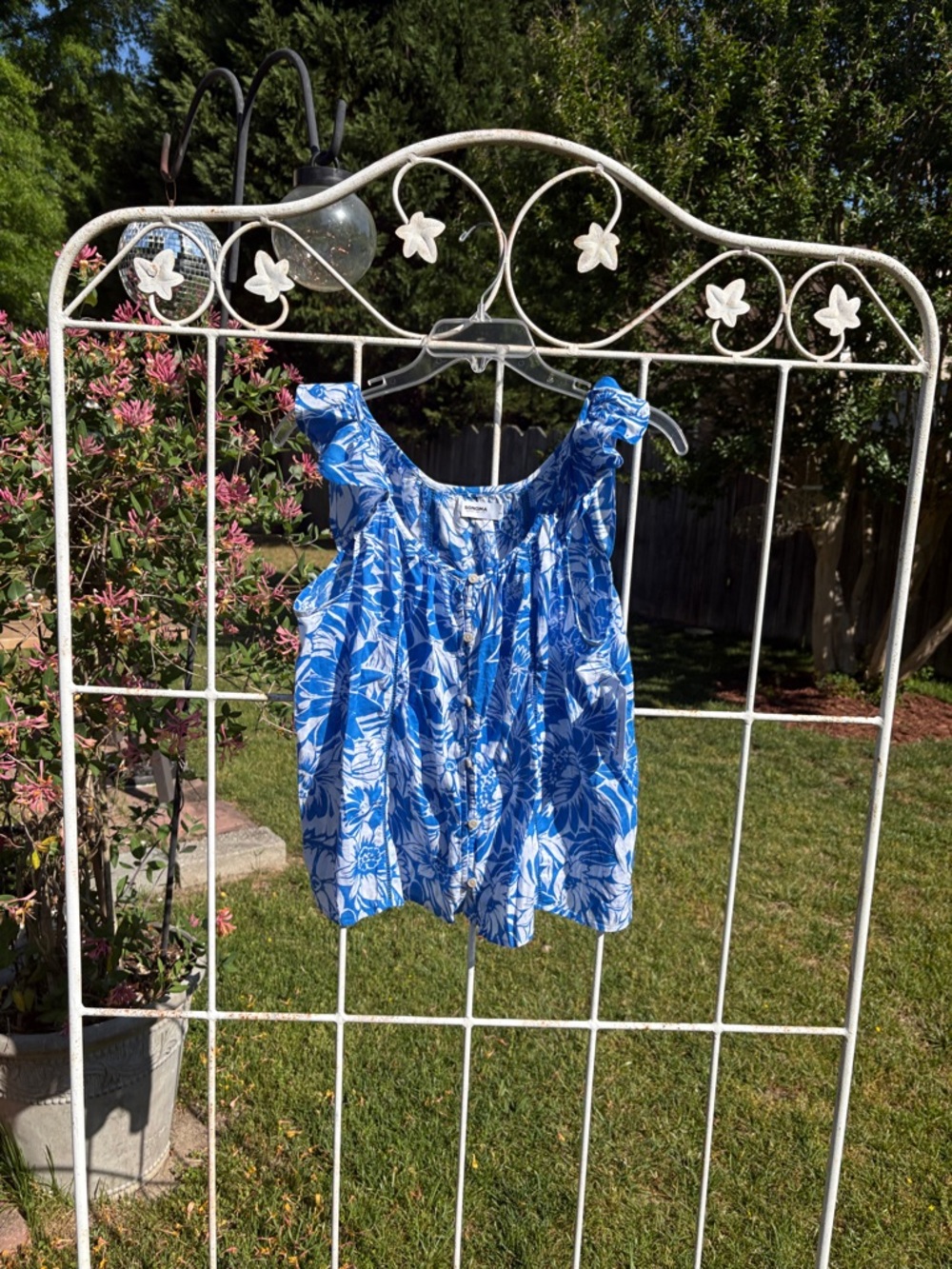 Sonoma Blue White Floral Ruffled-Sleeve Camisole